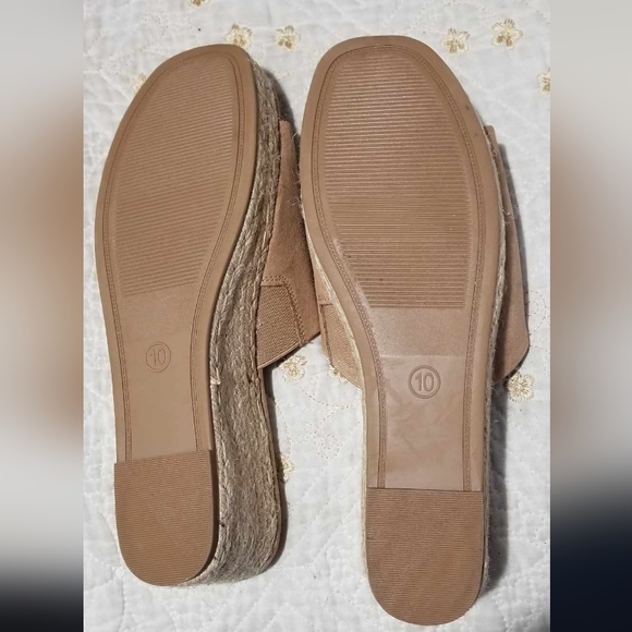 A new day (10) tan wedge - Picture 3 of 4